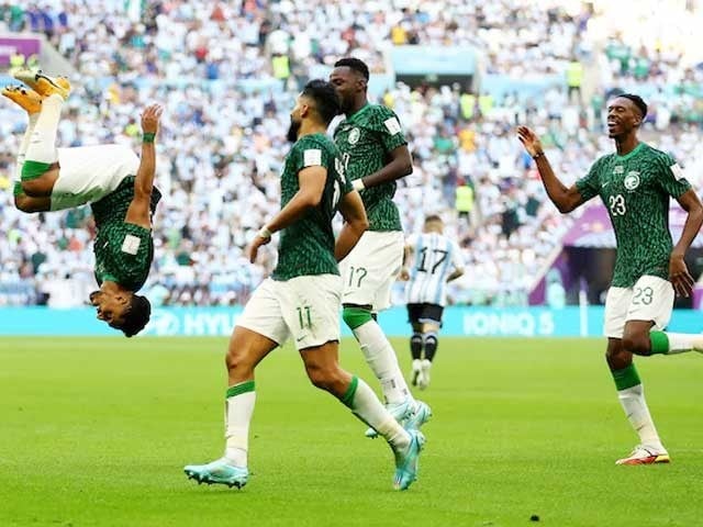 سعودی عرب نے اپنے گروپ میچ میں ارجنٹائن کو شکست دے کر ایونٹ میں بڑا اپ سیٹ کر دیا