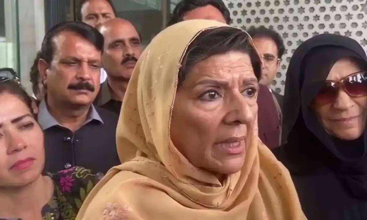 عمران نے کہا ہے جیل میں رکھنا چاہتے ہیں تو رکھیں، نظر بند نہیں ہوں گا، علیمہ خان نے اور کیا کچھ کہہ دیا؟جانیں