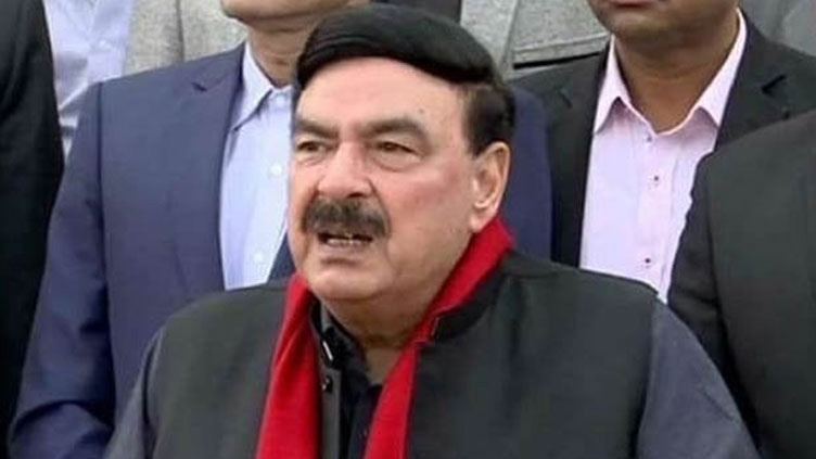 ملاقات میں بانی پی ٹی آئی کو بوسہ دیا اور انہوں نے مجھے گلے لگایا: شیخ رشید