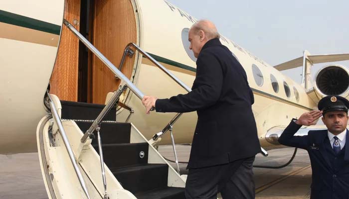 وزیرِ اعظم شہباز شریف متحدہ عرب امارات روانہ