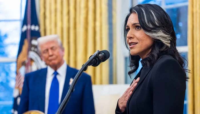 مصر اور اردن فلسطینیوں کی بے دخلی کے بغیر غزہ کی تعمیر نو پر متفق ہوگئے ہیں۔ خبر رساں اداروں کے مطابق مصر کے صدر عبدالفتاح السیسی نے اردن کے شاہ عبداللّٰہ سے ٹیلیفونک رابطہ کیا۔ اردن، مصر اور سعودیہ کا فلسطینیوں کی بے دخلی کا منصوبہ مسترد مصری صدارتی دفتر کے مطابق دونوں رہنماؤں نے کہا کہ مشرق وسطیٰ میں امن کے لیے امریکی صدر ڈونلڈ ٹرمپ سے تعاون کے خواہش مند ہیں۔ مصری سیکیورٹی ذرائع کے مطابق غزہ سے فلسطینیوں کی بےدخلی ایجنڈے میں ہوئی تو مصری صدر وائٹ ہاؤس کی کسی میٹنگ میں شرکت نہیں کریں گے۔ واضح رہے کہ امریکی صدر ڈونلڈ ٹرمپ غزہ سے فلسطینیوں کو بے دخل کرنے کے منصوبہ کا اعلان کر چکے ہیں۔