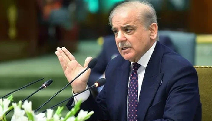 وفاقی حکومت میں تبدیلی کی افواہیں بے بنیاد، عسکری قیادت کو وزیرِاعظم شہباز شریف پر مکمل اعتماد