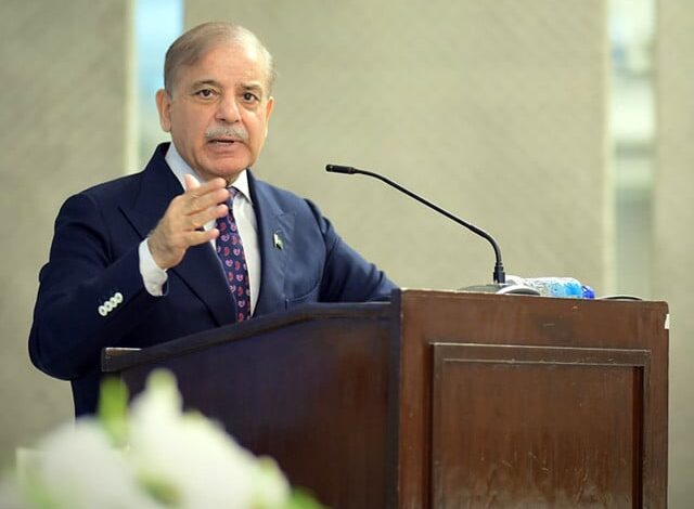 وزیراعظم شہباز شریف کا سیلابی صورتحال پر بڑا بیان پانی ذخیرہ کرنے کی صلاحیت بڑھائے بغیر ملک قدرتی آفات سے محفوظ نہیں ہوسکتا