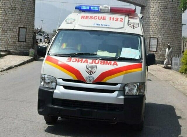 بادلوں کے سائے تلے حادثہ: مظفرآباد میں باراتی گاڑی کھائی میں گری، 4 ہلاک اور 9 زخمی