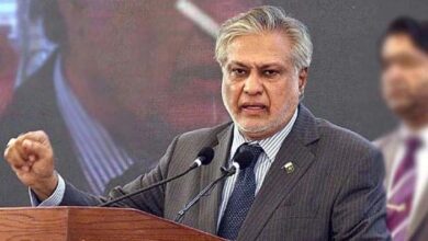 نائب وزیراعظم اسحاق ڈار تین روزہ دورے پر برطانیہ پہنچ گئے