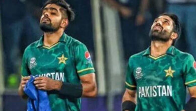 بابر اعظم اور محمد رضوان کو انٹرنیشنل کرکٹ سے ریٹائرمنٹ پر سنجیدگی سے غور کرنے کا مشورہ