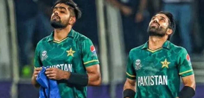 بابر اعظم اور محمد رضوان کو انٹرنیشنل کرکٹ سے ریٹائرمنٹ پر سنجیدگی سے غور کرنے کا مشورہ