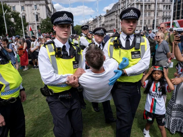 لندن میں فلسطین ایکشن کے حامیوں کا احتجاج، 466 مظاہرین گرفتار