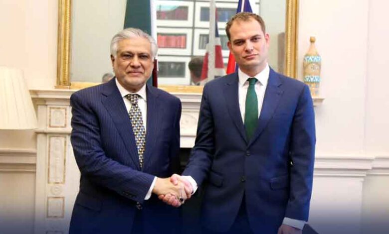 لندن: اسحاق ڈار کی برطانوی پارلیمانی انڈر سیکرٹری سے ملاقات، دوطرفہ تعلقات مضبوط بنانے پر اتفاق