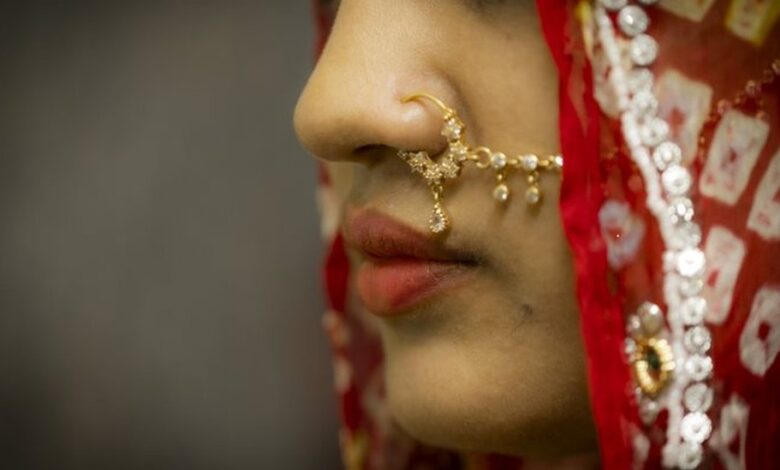 افغانستان سے لائی گئی 17 سالہ لڑکی نے زبردستی شادی سے انکار کر کے کر دیا ایسا کام کہ سب حیران رہ گئے! پوری خبر جان کر آپ بھی سوچنے پر مجبور ہو جائیں گے