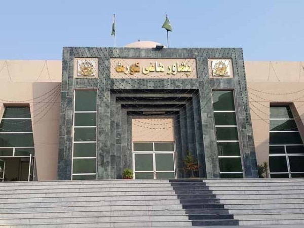 پشاور ہائی کورٹ کا بڑا فیصلہ: قومی اسمبلی اور سینیٹ میں نئے اپوزیشن لیڈرز کی تقرری روک دی گئی