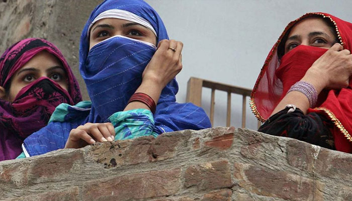 خیبرپختونخوا میں خواتین کا تحفظ اولین ترجیح: ہراسانی کی روک تھام کے لیے "پنک بٹن" منصوبہ متعارف