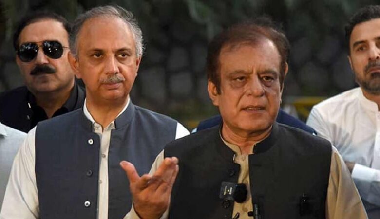 جی ایچ کیو گیٹ حملہ کیس میں عمر ایوب، شبلی فراز اور کنول شوزب کے وارنٹ گرفتاری جاری