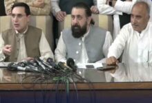 تحریک انصاف نے سیلاب زدگان سے یکجہتی کے لیے سیاسی سرگرمیاں معطل کر دیں، قائمہ کمیٹیوں سے اجتماعی استعفے
