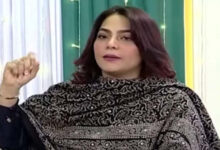 صنم ماروی کا سوشل میڈیا پر تنقید کرنے والوں کو جواب: "عبادت میرا حق ہے، گلوکاری میرا کام"