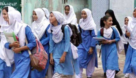 گرمیوں کی تعطیلات ختم، اسکول دوبارہ کھل گئے