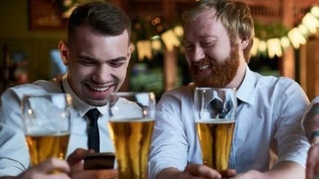 گرمیوں میں شراب نوشی جان لیوا ثابت ہو سکتی ہے، ماہرین کی وارننگ