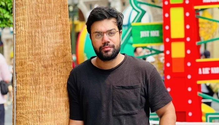 معروف یوٹیوبر ڈکی بھائی لاہور ایئرپورٹ سے گرفتار، سائبر کرائم ایجنسی کی کارروائی