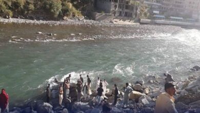 وادی نیلم میں افسوسناک حادثہ، سیاحوں کی گاڑی کھائی میں جاگری، 5 افراد جاں بحق