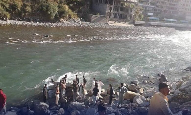 وادی نیلم میں افسوسناک حادثہ، سیاحوں کی گاڑی کھائی میں جاگری، 5 افراد جاں بحق
