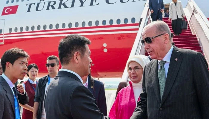 پانچ سال بعدترک صدر رجب طیب اردوان شنگھائی تعاون تنظیم اجلاس میں شرکت کے لیے چین پہنچ گئے